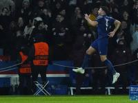 开云下载-欧冠比赛中，一支实力强大球队奋力取胜的简单介绍