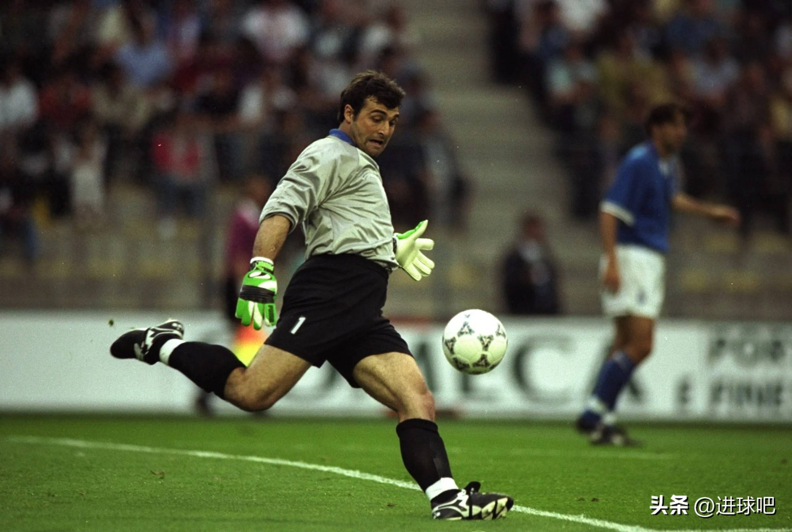 意大利队在重要比赛中获胜，成功挺进欧洲杯的简单介绍