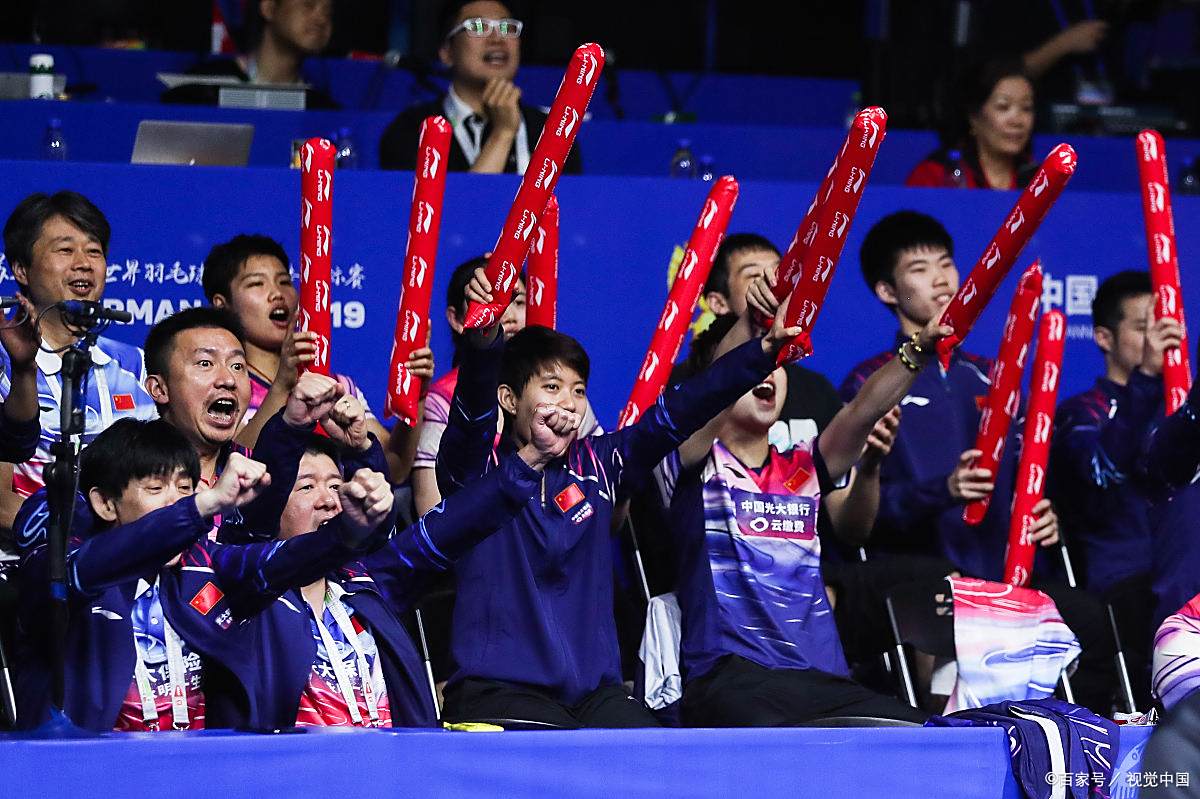 比赛过程中，球员们相互协作，打出了精彩的比赛