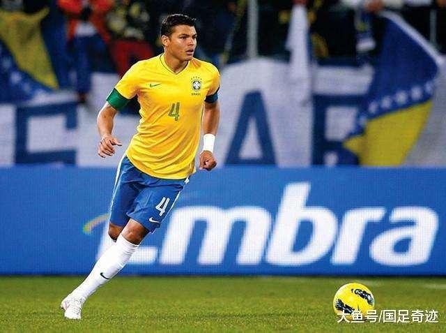 包含圣埃蒂安球员表现出彩，成为球队当之无愧的领袖的词条