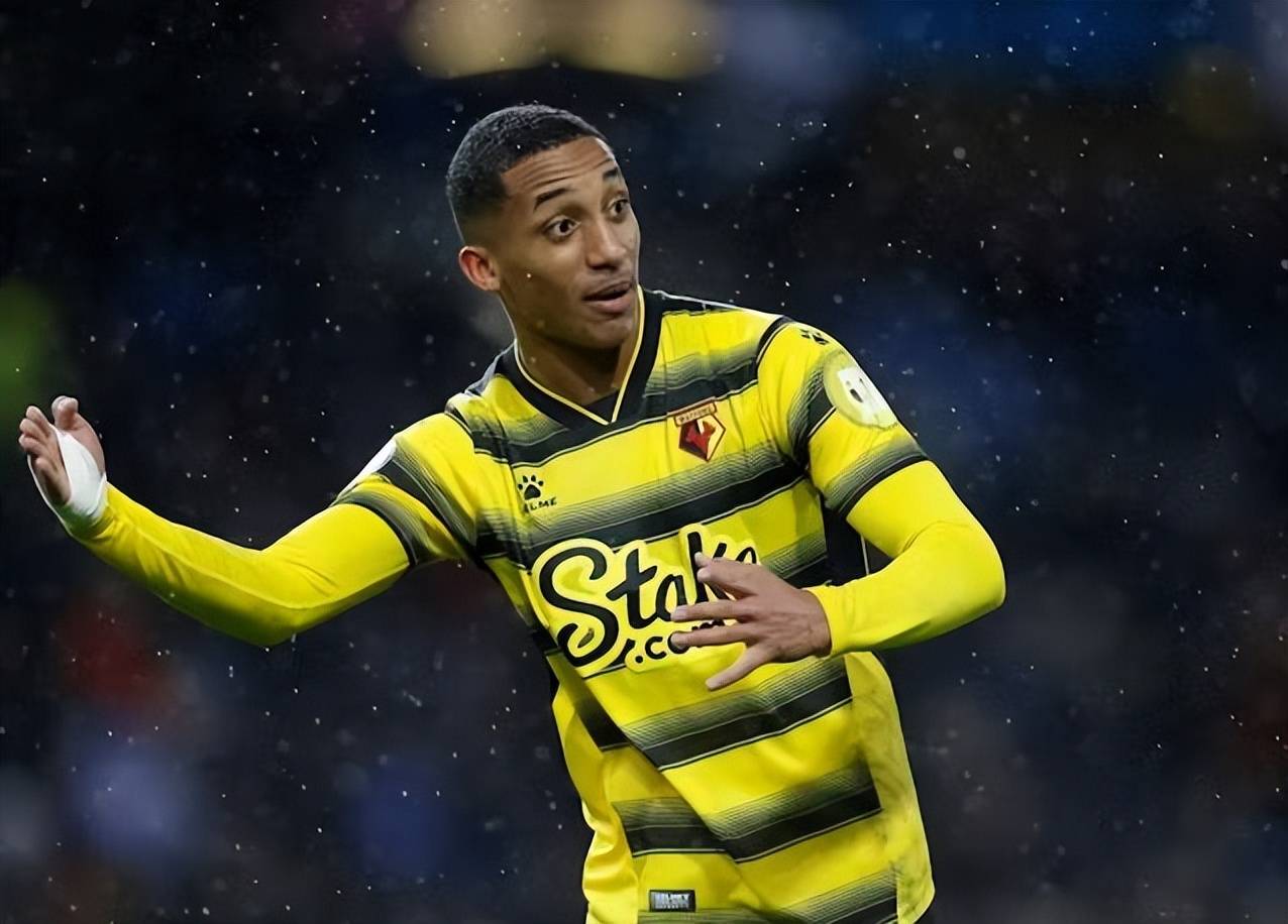 意大利劲旅签下潜力边锋,冲击联赛头名 意大利劲旅签下潜力边锋,冲击联赛头名