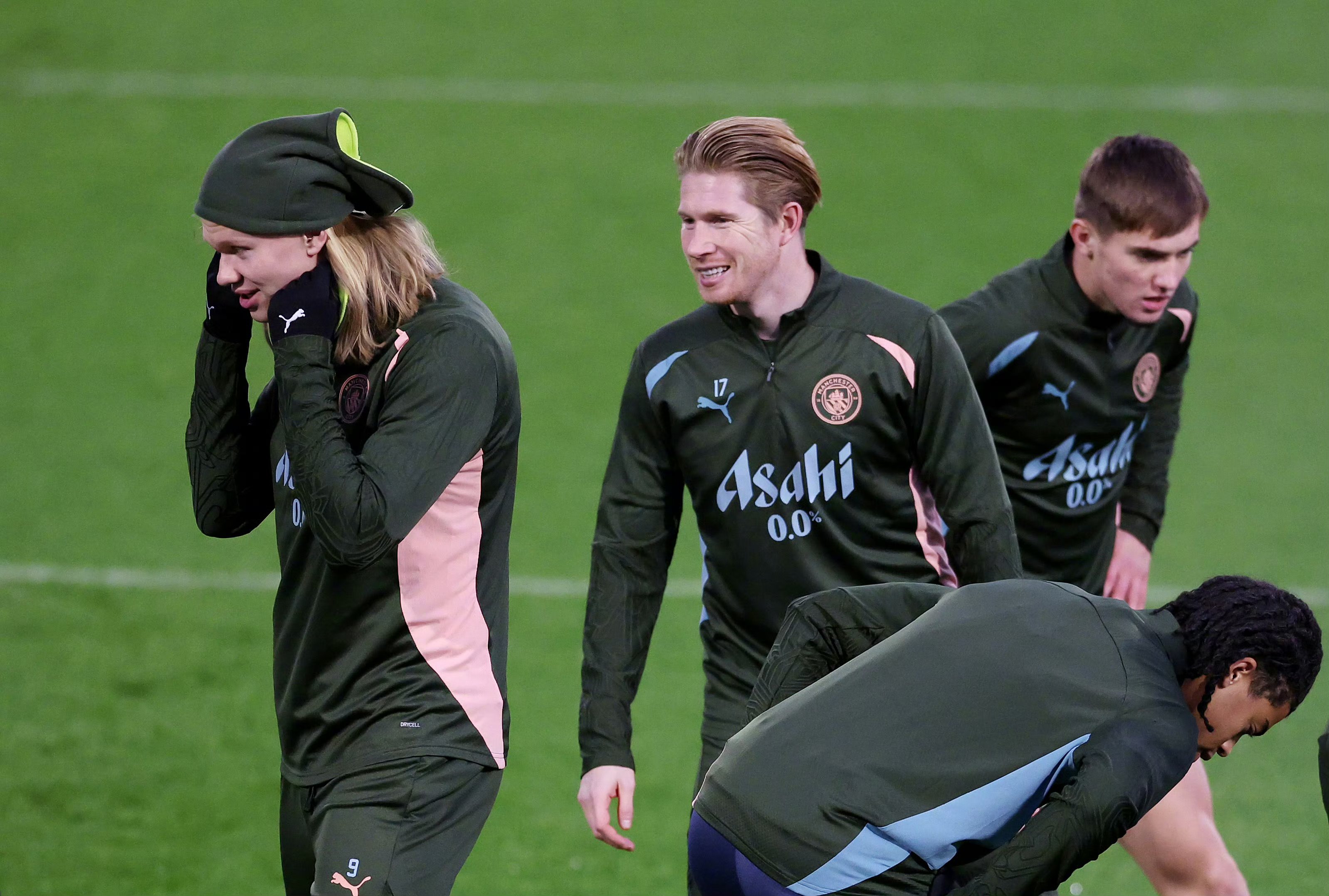 欧冠比赛阵容调整，球队备战