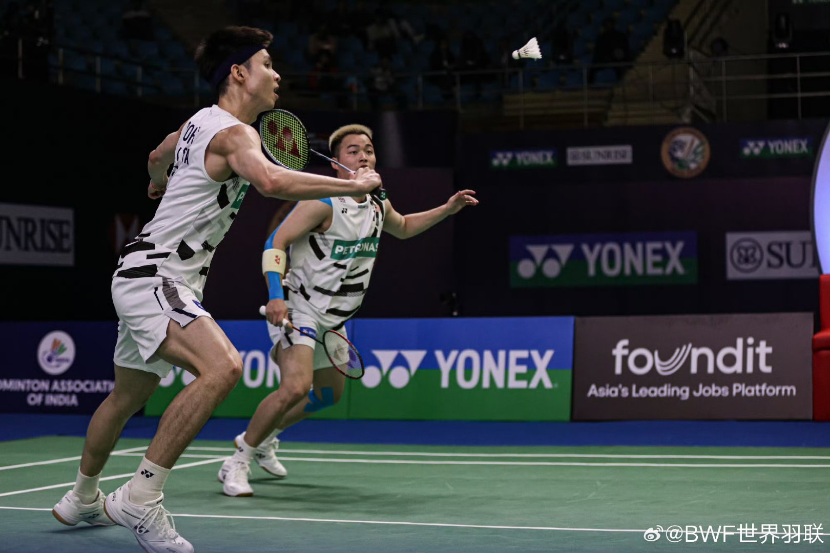 包含印度羽毛球队强势丹麦羽毛球队，辛杜爆发神勇的词条