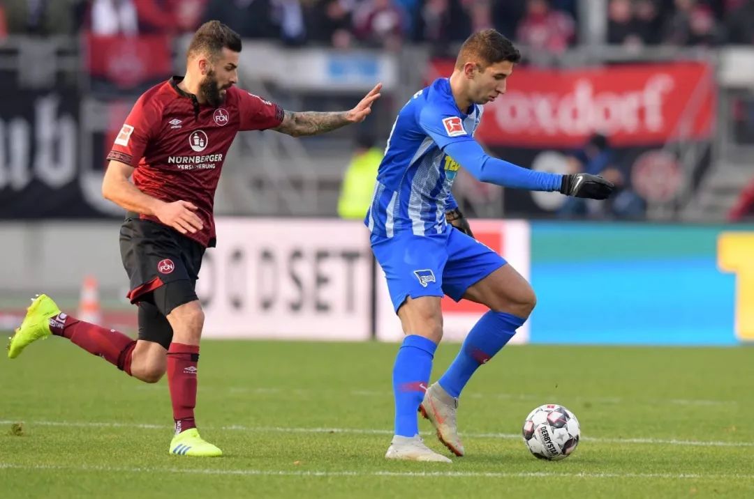 包含沃尔夫斯堡全面开花，令人震惊的胜利的词条