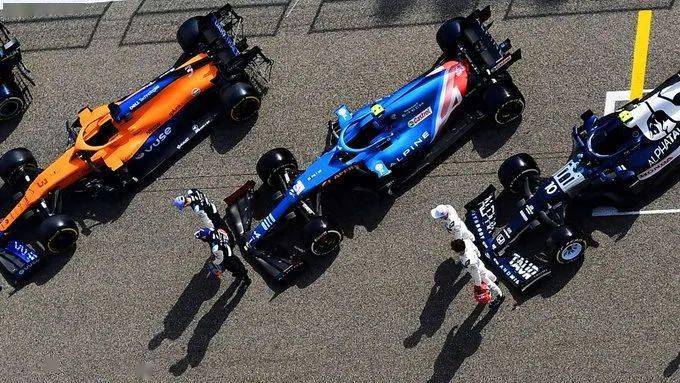 包含梅赛德斯横扫红牛二队，阿隆索扛起全队的词条