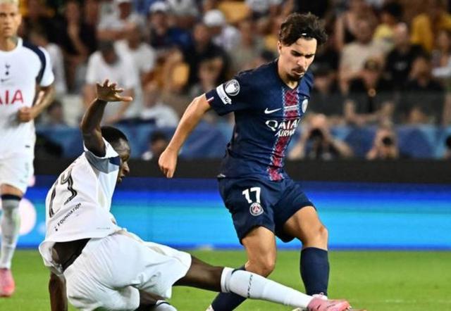 巴黎圣日耳曼狂胜，拜仁慘遭逆转