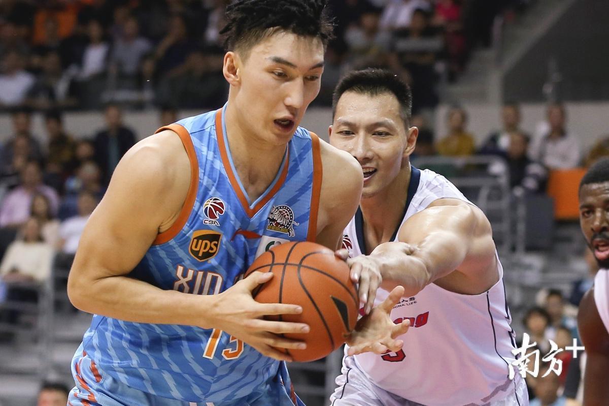 广东队险胜新疆队,东契奇带队取胜 广东队险胜新疆队,东契奇带队取胜