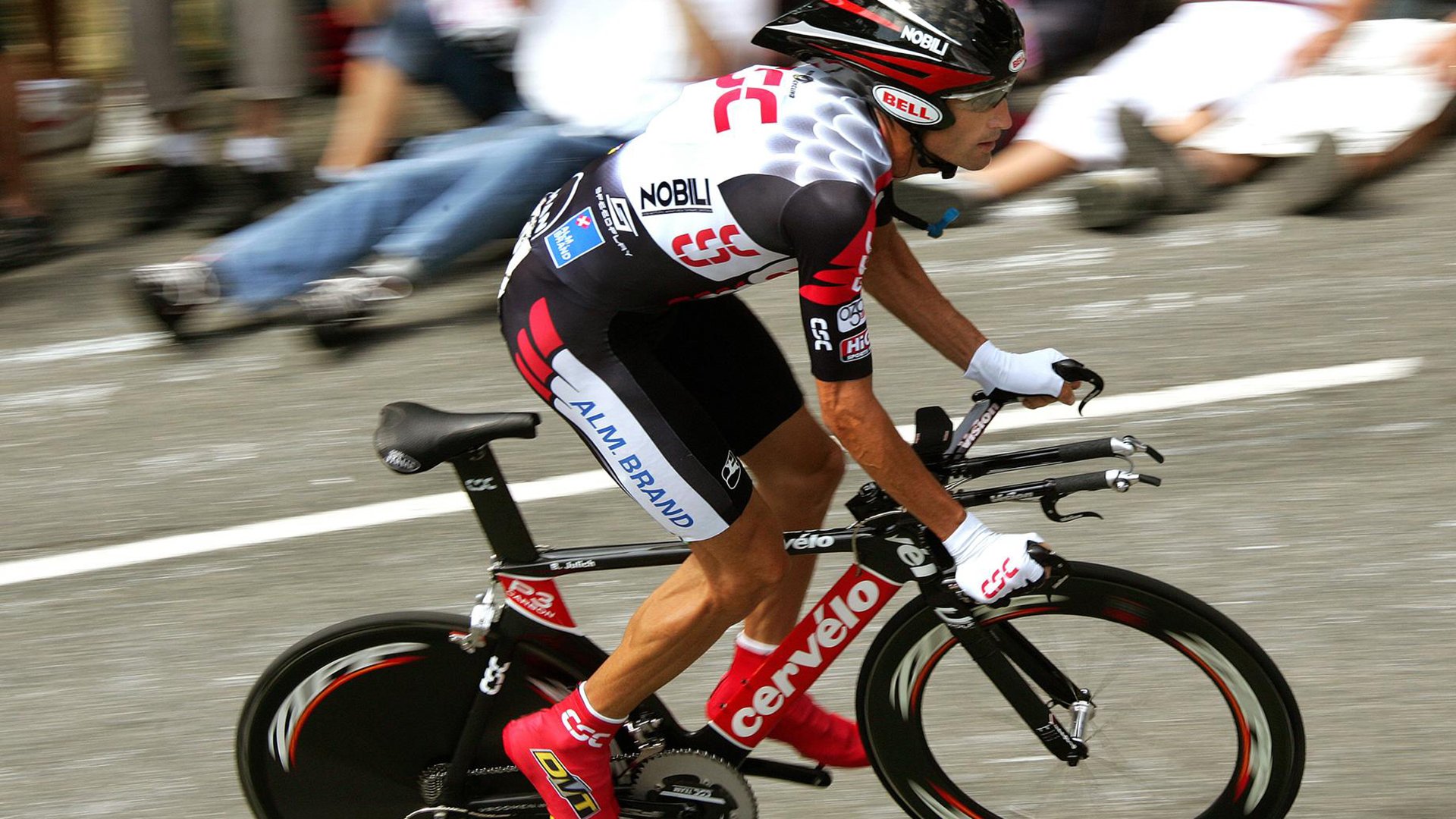 从厄瓜多尔粉碎墨西哥到伊布式关键先生—足球世界的唯一性启示