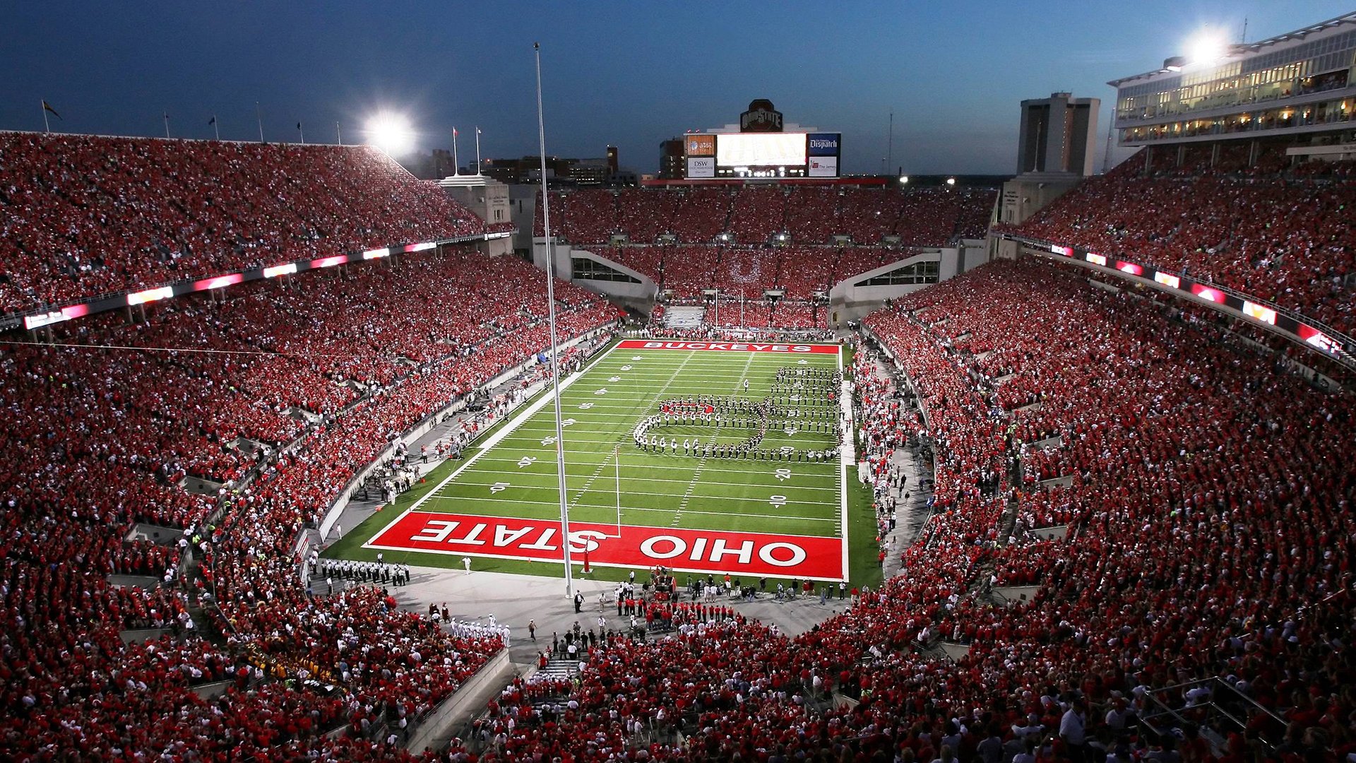 赛道风暴，阿斯顿马丁的崛起与维斯塔潘的统治时刻